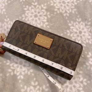 Brown Michael Kors wristlet